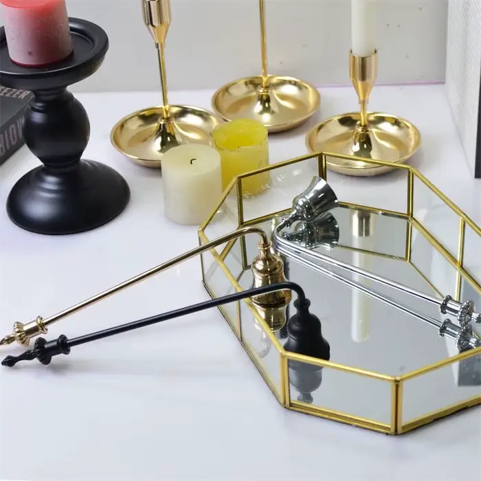 Outil d'extinction de bougie en métal poli pour amateurs de bougies, cloche en forme de coupole, disponible en plusieurs couleurs pour embellir votre intérieur