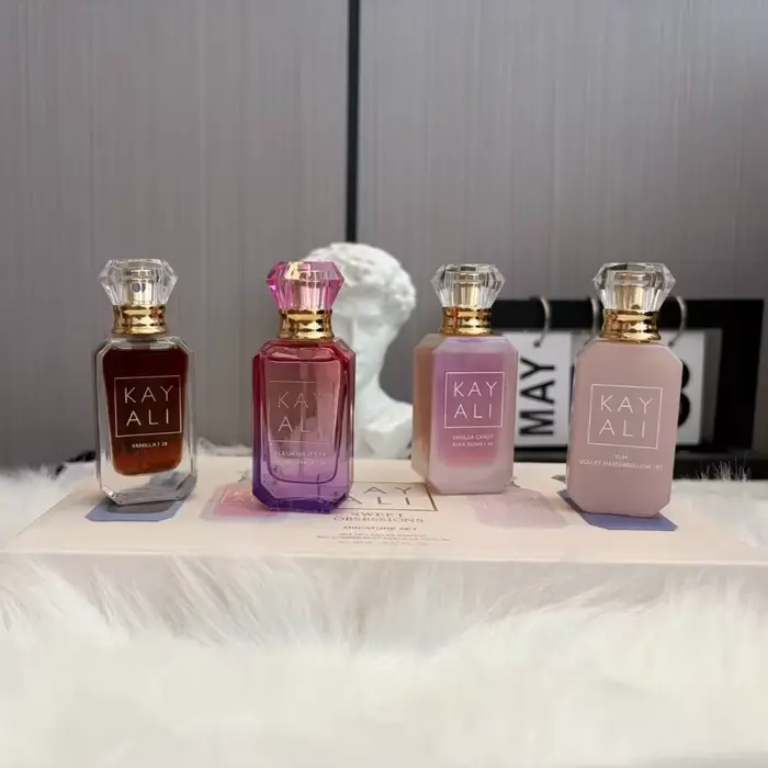 Coffret de parfums miniatures KAYALI 4 pièces avec notes gourmandes et florales pour femmes et hommes occasions spéciales et quotidienne