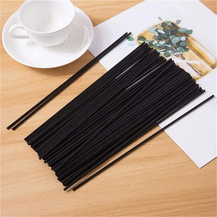 Bâtonnets diffuseurs sans flamme de 24cm, blanc, noir, bois - parfum naturel pour une ambiance élégante et détendue à la maison