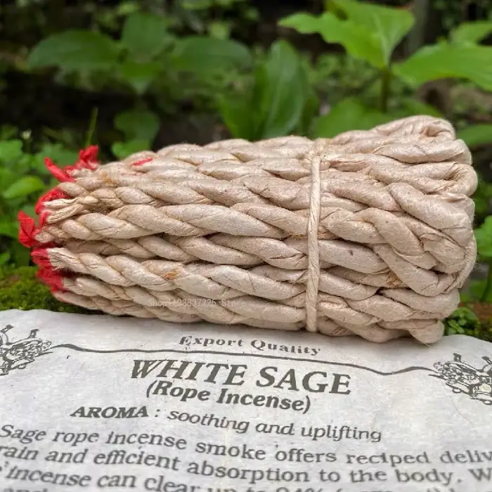 Encens en ULfait main à la sauge blanche népalaise
