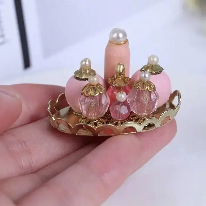 Ensemble de parfums miniature sur plateau, décoration de meubles pour maison de poupée, modèle à réa
