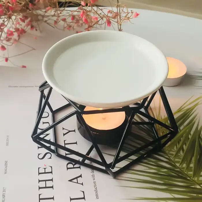 Brûleur d'arômes métallique pour éliminer les odeurs et décorer le salon romantique avec huile essentielle pour ambiance relaxante et élégance moderne