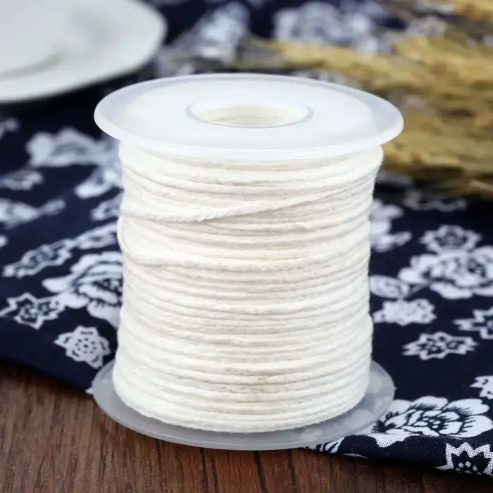 Bobine de mèches de bougie tressées carrées en coton non ciré