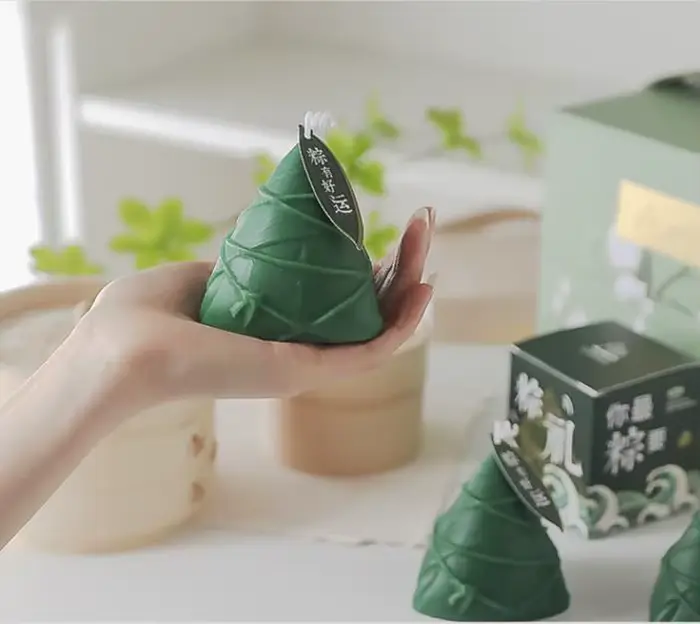 Bougies d'aromathérapie parfumées à l'huile essentielle pour un sommeil paisible et une ambiance apaisante dans la chambre vert armée