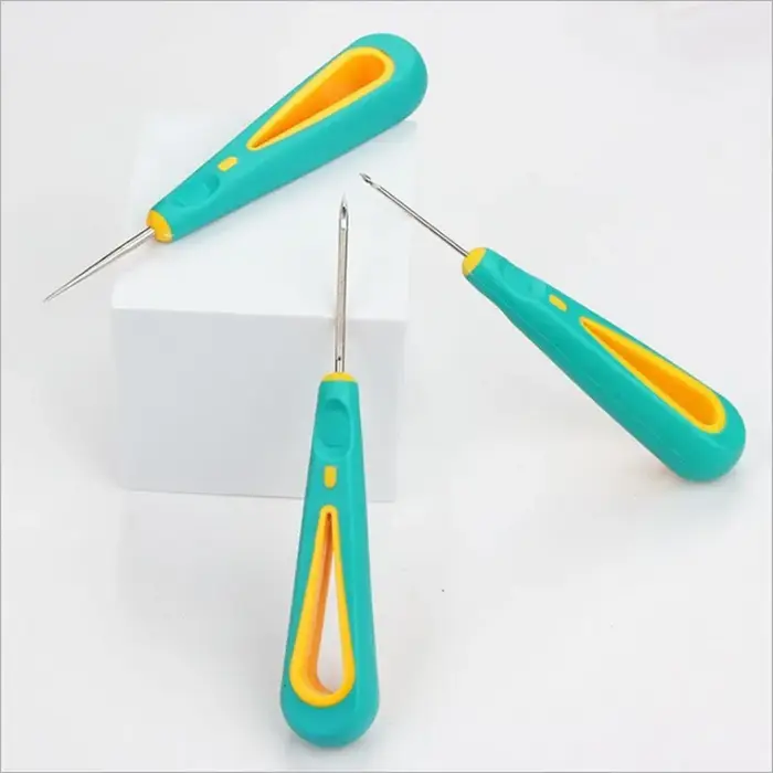 Outil de poinçonnage de bougies