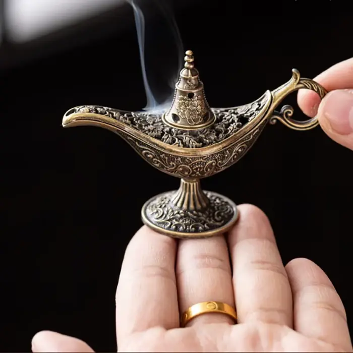 Brûleur d'encens en métal de style antique multifonction pour brûler encens ou parfum, bougeoir romantique et décoration d'intérieur pour maison ou bureau occasions spéciales